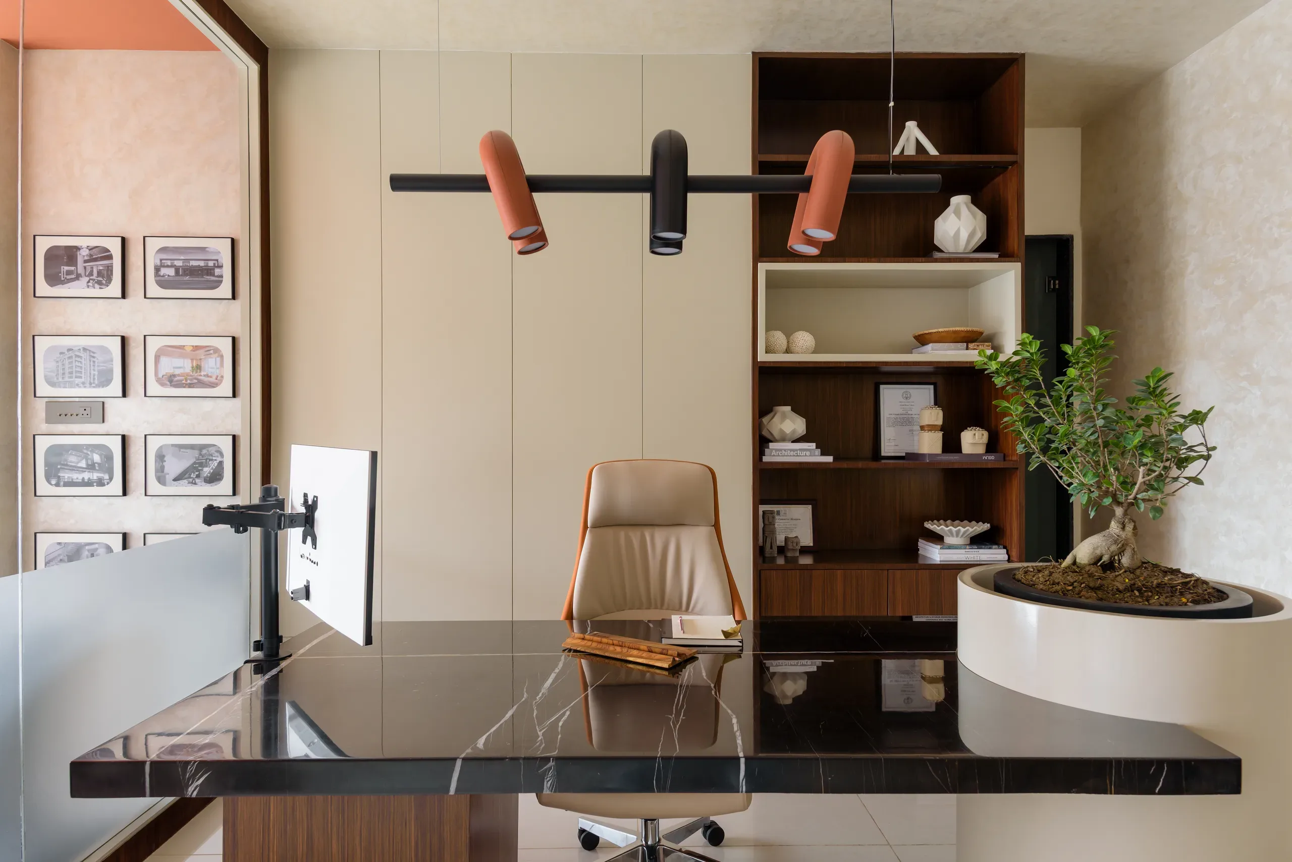 AV's Office — view 7