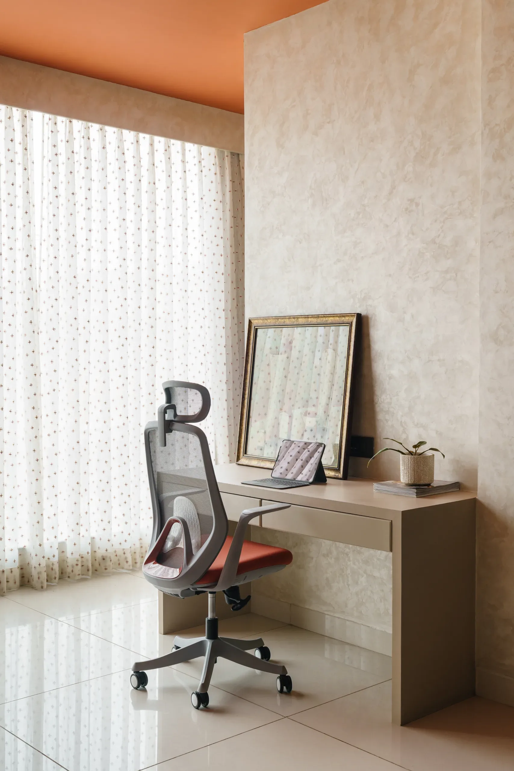 AV's Office — view 8